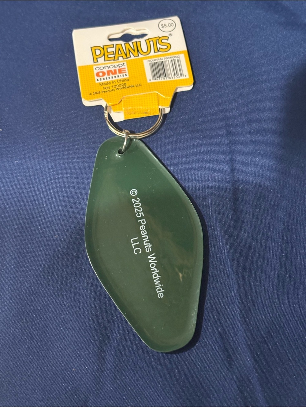 Peanuts Country Club Keychain - Picture 2 of 2